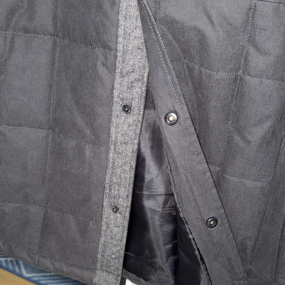 Billabong Men's Cozy Black Jacket with Grey Flannel Detail - Picture 6 of 7